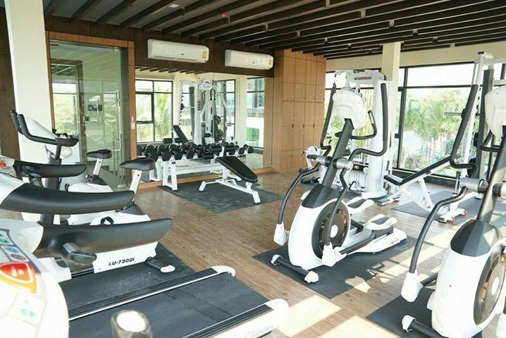 Dusit Grand Condo View Pantai Jomtien Bagian luar foto