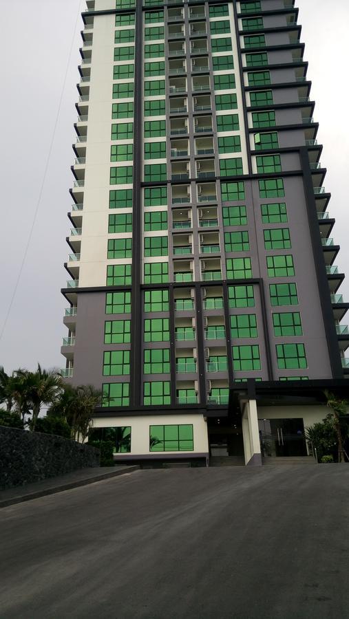 Dusit Grand Condo View Pantai Jomtien Bagian luar foto