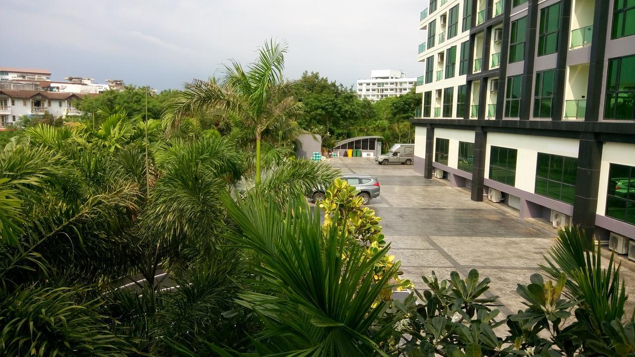 Dusit Grand Condo View Pantai Jomtien Bagian luar foto
