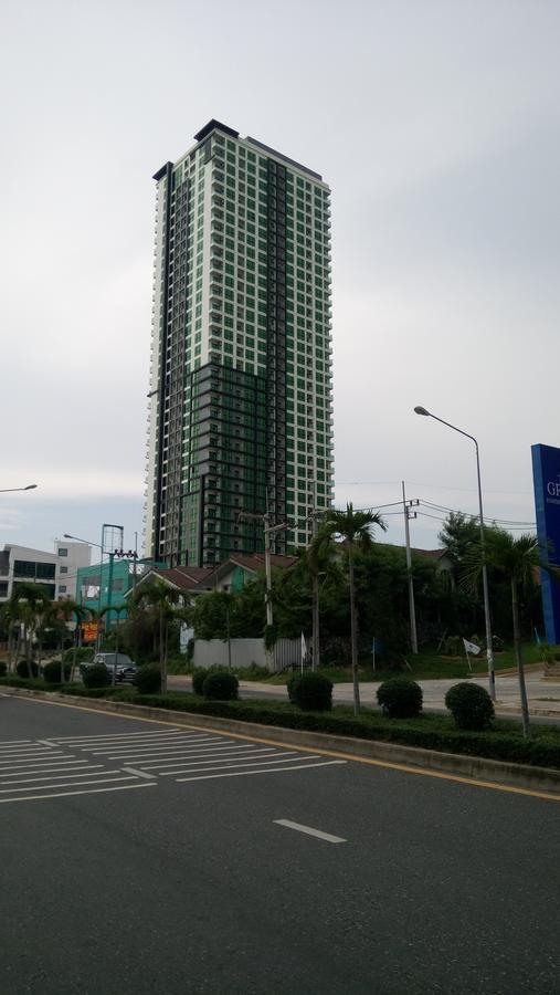 Dusit Grand Condo View Pantai Jomtien Bagian luar foto